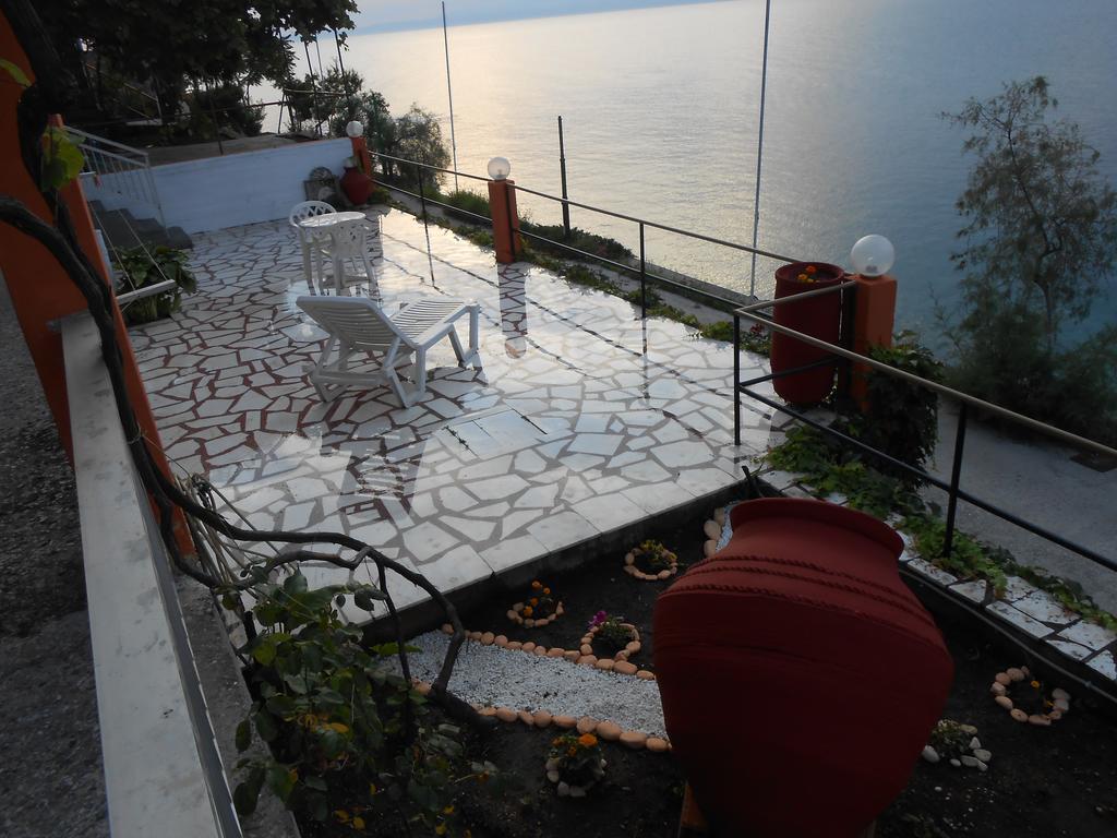 Apartment To Pithari *