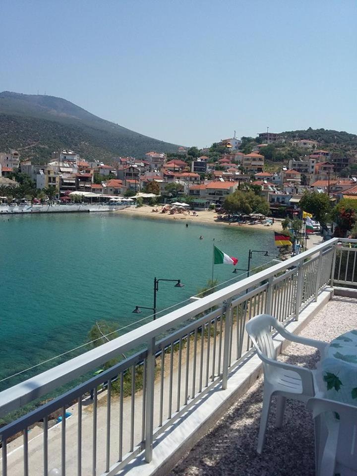 To Pithari * Skala Marion