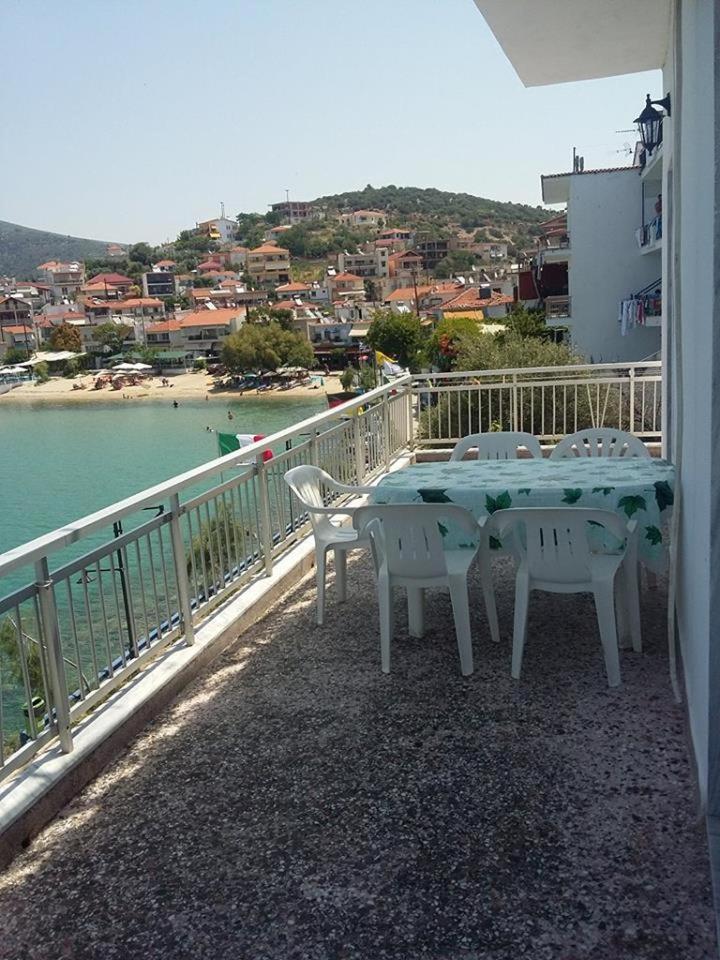 To Pithari * Skala Marion